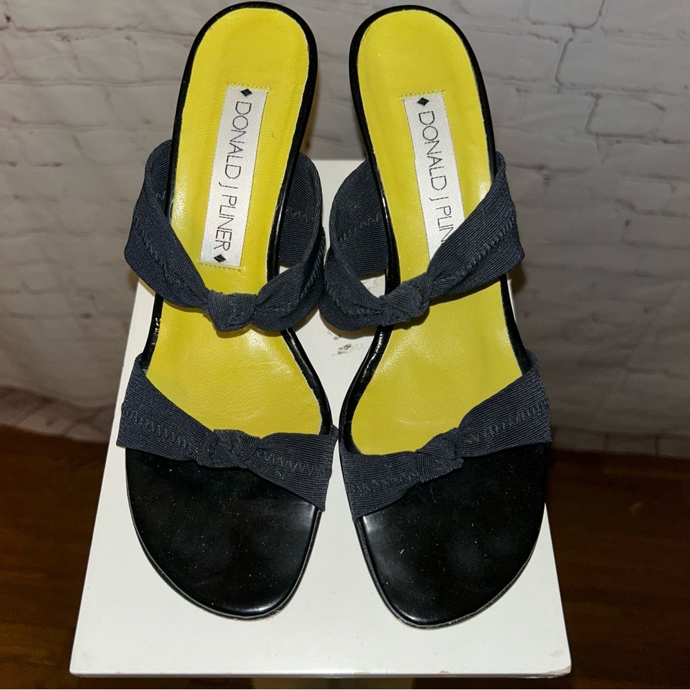 Donald J. Pliner high heeled sandals size 8 M - Picture 4 of 9